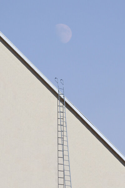 Photocircle Minimal Poster / Leinwandbild / Kunstdruck / Wandbild - Ladder to the moon von Photocircle