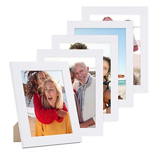 PHOTOLINI Bilderrahmen 15x20 weiß Holz MDF, 5er Set breite Bilderrahmen 20x15 weiß, Picture Frame mit Acrylglas, Bilderrahmen 15 x 20 cm zum Aufhängen & Aufstellen, Rahmen 15x20 mit Zubehör PHOTOLINI Bilderrahmen 15x20 weiß Holz MDF, 5er Set breite Bilderrahmen 20x15 weiß, Picture Frame mit Acrylglas, Bilderrahmen 15 x 20 cm zum Aufhängen & Aufstellen, Rahmen 15x20 mit Zubehör von PHOTOLINI