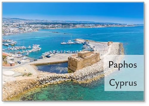 Zypern Pathos - Das Schloss Paphos - Panoramablick vom Meer - Das mittelalterliche Hafenschloss im Hafen - Die Museen Zyperns - Mittelmeerküste - Sehenswürdigkeiten Paphos - Design 1 - Zypern Pathos - Das Schloss Paphos - Panoramablick vom Meer - Das mittelalterliche Hafenschloss im Hafen - Die Museen Zyperns - Mittelmeerküste - Sehenswürdigkeiten Paphos - Design 1 - von Photomagnet