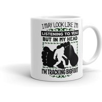 Bigfoot Kaffeebecher - in Meinem Kopf Bin Ich Tracking Bigfoot Lustige Sasquatch Hunter Geschenk Kaffeetasse von PicksPlaceGifts