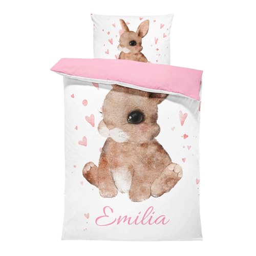 Pictogogo Personalisierte Baby Bettwäsche mit Hase, Wählbare Unterfarbe aus Baumwolle, Kinderbettwäsche Mit Namen 135x100, Babybett Komplett Set Mit Reißverschluss von Pictogogo