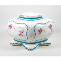 Antike Royal Worcester Vase Handbemalte Rosen 4 Panel Design Jakobsfüsse von PiecesFromThePast2