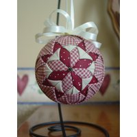 Quilt Quadrat Ornament von PiecesPinsandPaint