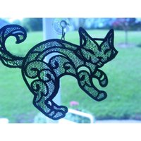 Spitze Schwarze Katze von PiecesPinsandPaint