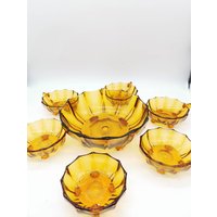 Art Deco Bernstein Glas Servierschale Mit 6 Kleinen Schüsseln, Dessertschälchen Set, Kleinigkeiten Servier Pudding Eis Schüsseln von Pilgrimsoulfinds