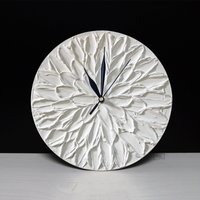 Weisse Wanduhr White Uhr Blume Unique Wohnkultur Modern Bürodeko Blumendeko von PilipArt