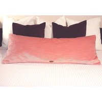 Luxus Extra Lange Lendenkissenbezug, Rosa Samt Körper Kissenbezug Für Bett, Schlafzimmer Kissen, 45 X 36 cm von PillowbyArastaDesign