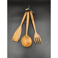 Handgeschnitztes Olivenholz Kochen Servierutensilien, Holzlöffel Gabel Pfannenwender Set, Housewarming Geschenk von Pilyon