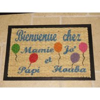 Fußmatte Willkommen Bei Opa Und Opa, Geschenk Für Oma Mit Vornamen, Bunter Teppich von PimprenelleCreations