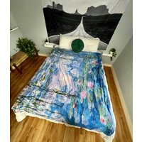 Monet Decke, Lila Sherpa Claude Monet, Geschenk, Seerosen, Dekor, Malerei von PinePrintCo