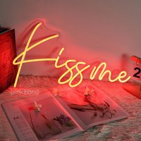 Küss Mich Führte Valentinstag Geschenke Zeichen, Handgemachte Schlafzimmer Neonlicht Wanddekor, Wunderschöne Kleine Nachtlicht Kunst von PinkBangLED