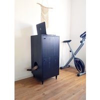 Moderne Katzentoilette Mit Aufbewahrung Katzenmöbel Aus Holz von PinkBau