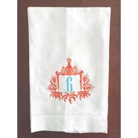 Besticktes Handtuch Mit Pagode, Personalisierbar Besticktes Handtuch Mit Pagode, Personalisierbar von PinkElephantEmb