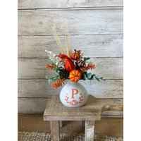 Herbst Tiered Tablett Mini Blumengesteck, Bauernhaus Dekor, Mini-Vasen, Grün, Eukalyptus, Blumengesteck von PinkLizzyDesigns