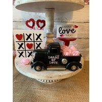 Kleiner Schwarzer Lastwagen Für Gestuftes Tablett, Valentine Stufen Tablett Dekor, Viel Liebe, Valentines Home Gestuftes Accessoire, Valentinstag von PinkLizzyDesigns