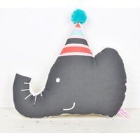 Mini Elefant Kissen Für Kinderzimmer Oder Baby Shower von PinkNounou