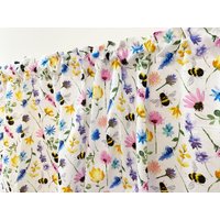 Blumen Und Bienen Weiß Valance Blumen Und Bienen Weiß Valance von Pinkonela