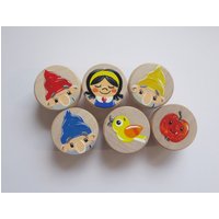 Knäufe, Schrankknäufe, Schubladengriffe, Kinderzimmer Schublade "Schneewittchen" von Pinselstuebchen