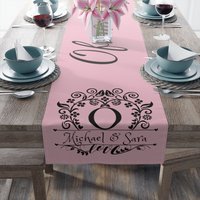 Tischläufer Hochzeit/Hochzeitsgeschenk | Familie Wohndekor Personalisierter von PixellentGifts