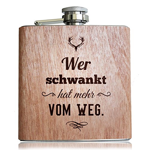 Holz Flachmann mit lustigem Spruch Wer schwankt hat mehr vom Weg! Geschenk zum Wandern und Bergsteigen von Pixelstudio