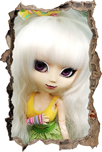 Pixxprint 3D_WD_S1070_62x42 weißblondes Pullip Püppchen im Retro-Outfit Wanddurchbruch 3D Wandtattoo, Vinyl, bunt, 62 x 42 x 0,02 cm von Pixxprint