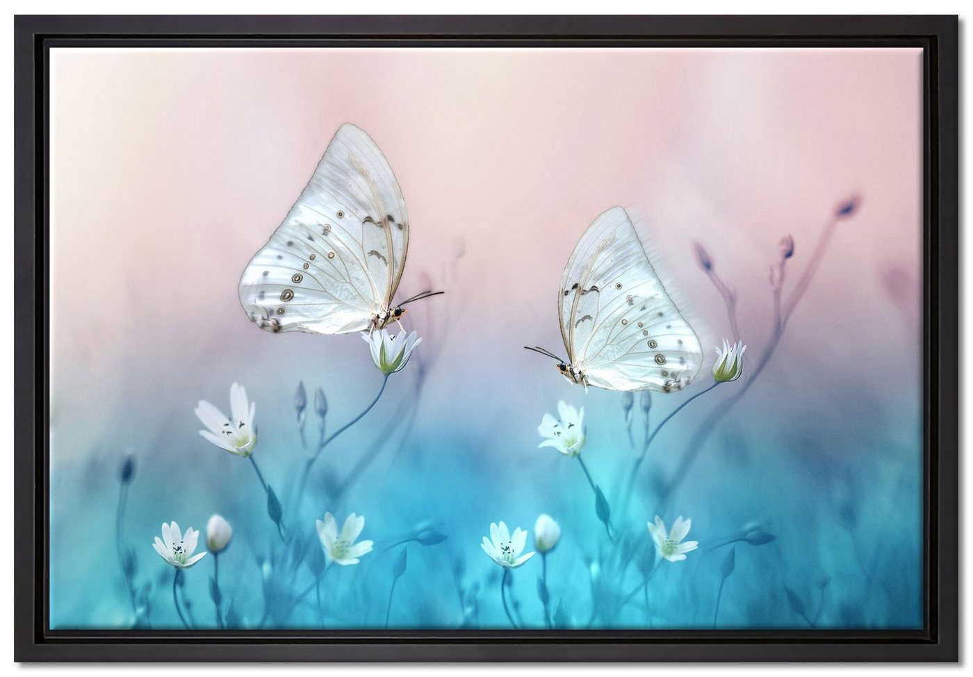 Pixxprint Leinwandbild Schmetterling auf kleinen Blumen, Wanddekoration (1 St), Leinwandbild fertig bespannt, in einem Schattenfugen-Bilderrahmen gefasst, inkl. Zackenaufhänger von Pixxprint