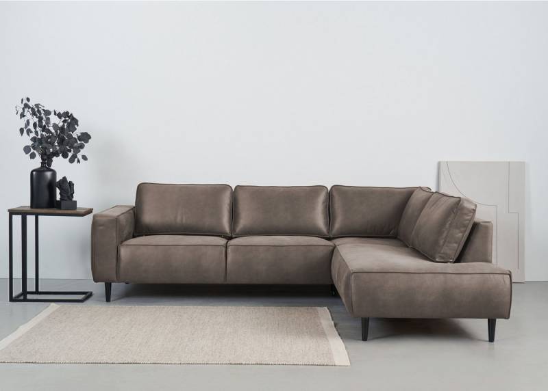 Places of Style Ecksofa Fumone, Lederoptik oder Soft-Touch Chenille, Breite 260, mit schwarzen Massivholzfüßen von Places of Style
