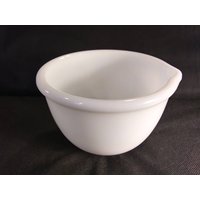 Kleinere Rührschale Dormeyer Anker Hocking Milchglas Vintage 1950Er Jahre in Ausgezeichnetem Zustand von PlainOldFun