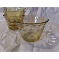 Kuschelschale/Ramekin Klar Gelb Made in Mexico Welly Rim Dekorativ Ausgezeichnetem Zustand Kuschelschale/Ramekin Klar Gelb Made in Mexico Welly Rim Dekorativ Ausgezeichnetem Zustand von PlainOldFun