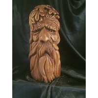 Holz Geschnitzter Zauberer, Eichenblatt Holzskulptur von PlanksandPetals