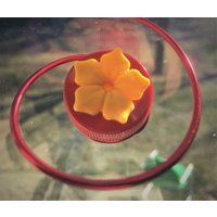 Single New Flower Hum-Button ™, Mini-Handhummingbird-Feeder Mit Sitzstange von PlantWhisperer