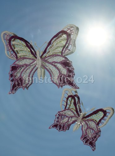 Fensterbild 2er Set "Schmetterlinge" Plauener Spitze®, Größe 8 und 12 cm, Farbe 4-farbig lila von Plauener Spitze