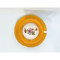New Chelsea Staffs Vintage Gelb Und Gold Blumen China Teetasse Unterteller - #3781 von PlayGirlVintageShop