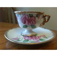 Vintage Enesco Miniatur Teetasse Und Untertasse Handbemalte Rosa Blumen, Goldrand von PleasantStreetPicker