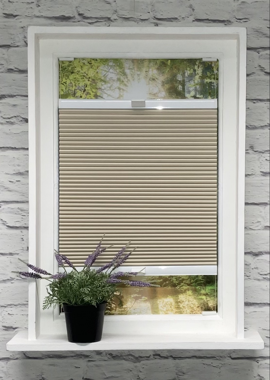 Verdunkelnd mit Magnetrahmen Hell-Mokka Verdunkelnd mit Magnetrahmen Hell-Mokka von Plissee-flix24.de