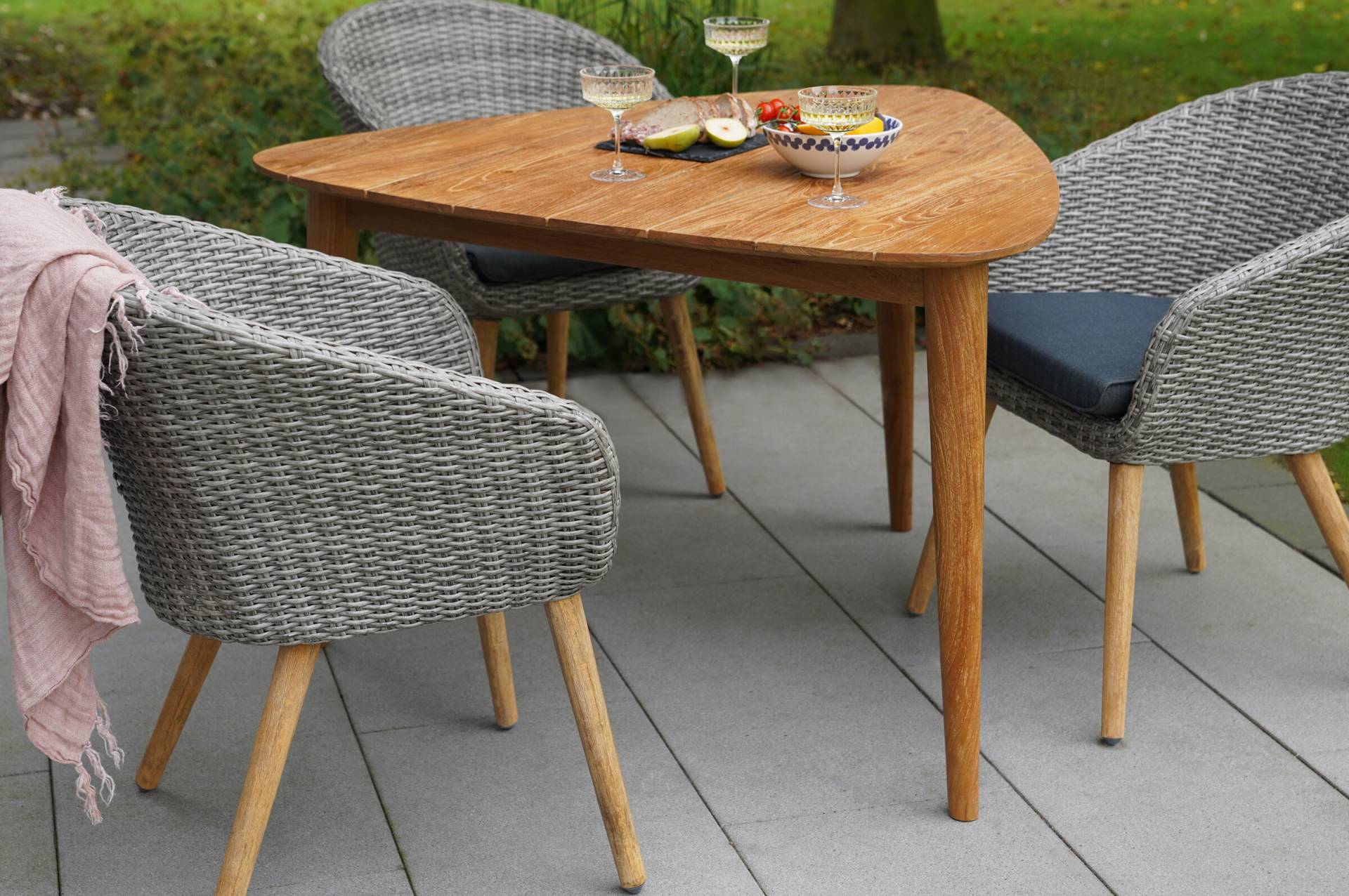 Ploß Design-Loft-Tisch Wellington, natur, Premium SLVK-Teakholz, 110 x 110 x 75 cm , dreieckig von Ploß