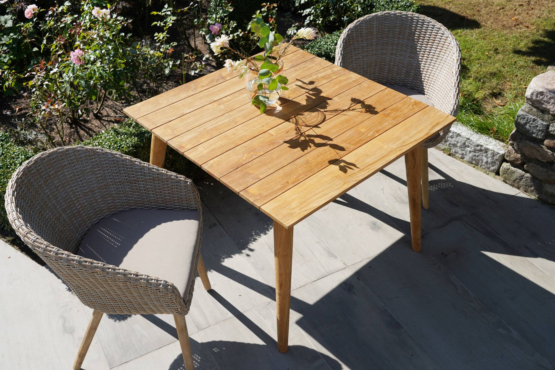 Ploß Wellington Design-Loft-Tisch, Natur, Premium-Teak, 100x100 cm, SVLK-zertifiziert, pflegeleicht von Ploß
