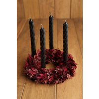 Adventskranz Scarlett | Rot-Bordeaux Trockenblumenkranz Trockenblumen Inkl. Kerzen von Plotterflora