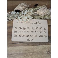Personalisiertes Abc Frühstücksbrett Aus Buchen Holz I Brettchen Zur Einschulung Frühstücksbrettchen Alphabet von Plotterstilzchen
