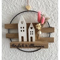 Türkranz Kranz Türschild Schild Namensschild Personalisiert Willkommen Geschenk Familienname Ring Einzug Umzug Einweihung Hochzeit Muttertag Türkranz Kranz Türschild Schild Namensschild Personalisiert Willkommen Geschenk Familienname Ring Einzug Umzug Einweihung Hochzeit Muttertag von PlottonischeLiebe