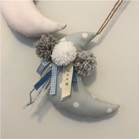 Handgemachte Mond Wandbehang Mit Pom Und Band Trimmen von Plumptextiles99