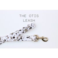 Moderne Abstrakte Terrazzo Hundeleine, Niedliche Handgemachte Hundeleine "Der Otis" von PockyandPepper