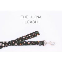 Schlichte Hundeleine Mit Blumen, Handgemachte "Die Luna" von PockyandPepper