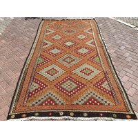 Kelim Teppich, Gestickter 137 "x 70", Vintage Boho Oranger Rustikales Wohnzimmer, Kelimteppich von PocoVintage