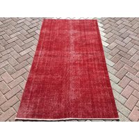 Roter Überdyed Teppich, Smaragd 79.5" X 44" Vintage Massiver Roter Schlichter Massiv von PocoVintage