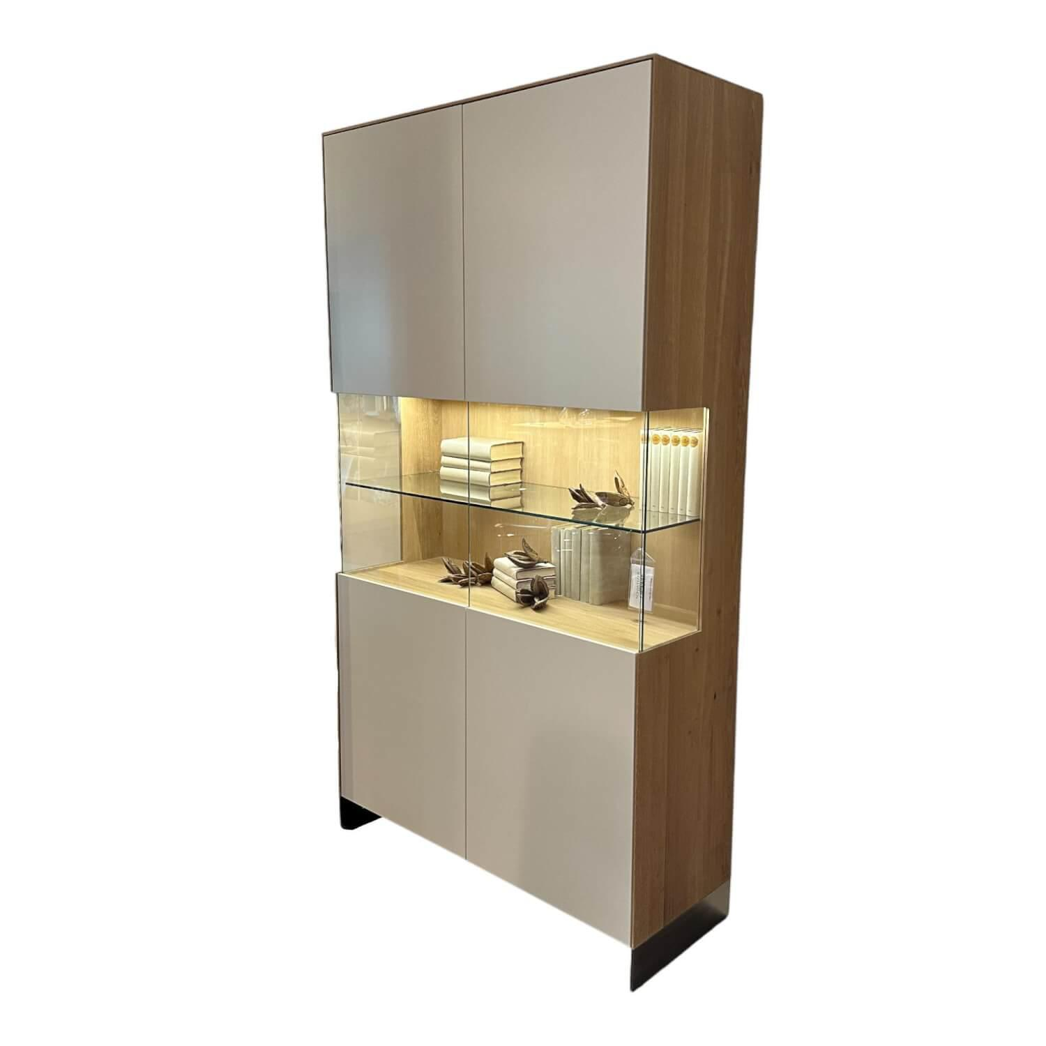 Vitrine PÖ KT292 Massivholz 2 Türig Weiß Inkl Glaselementen Vitrine PÖ KT292 Massivholz 2 Türig Weiß Inkl Glaselementen von Pönnighaus