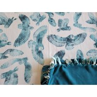 Superweich Fleece Hand Gebunden Eulen Decke Kabine Blaue Eule Erwachsene Kleinkind Krawatte Baby von PolarKnittings