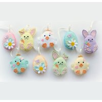 Filz Osterfreunde Girlande. Handgemachtes Set Mit 9 Stück Osterdekorationen. Filzgirlande. Osterhase. Ostern Küken. Ostereier von PollyChromeCrafts