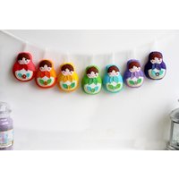 Filz Regenbogen Girlande, Handgemachtes Set Von 7 Filzdekorationen von PollyChromeCrafts