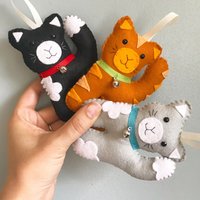 Handgemachte Filz Katze Dekoration. Bestimme Farbe Und Muster. Erstellen Sie Ihr Eigenes Haustier in Filz. Personalisiertes Geschenk Für Handgemachte Filz Katze Dekoration. Bestimme Farbe Und Muster. Erstellen Sie Ihr Eigenes Haustier in Filz. Personalisiertes Geschenk Für von PollyChromeCrafts